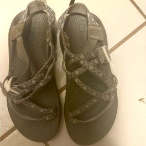 Girls size 4 chacos